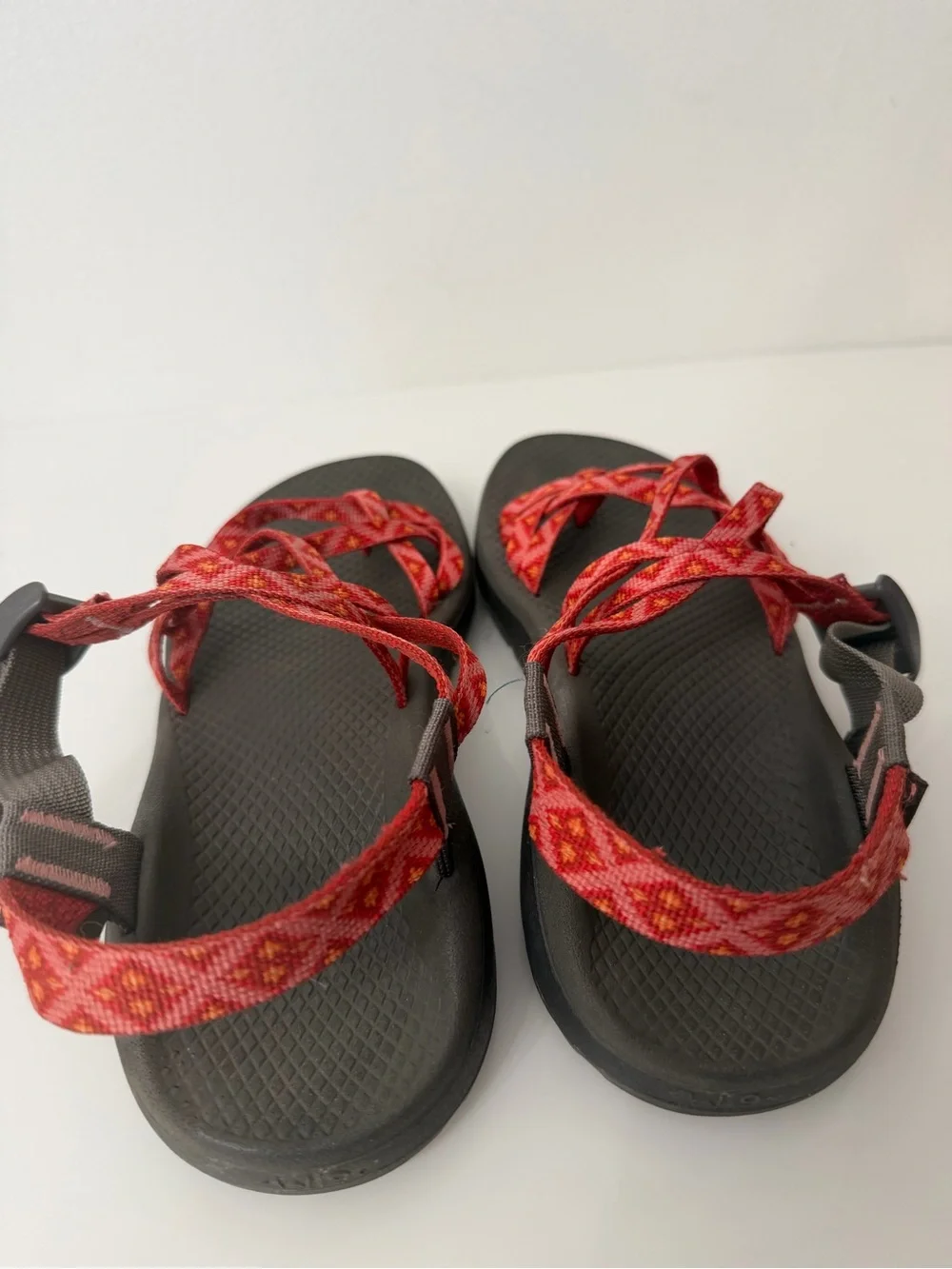 Chaco Women's Red Patterned Strap Sport Outdoor Sandals Size 9